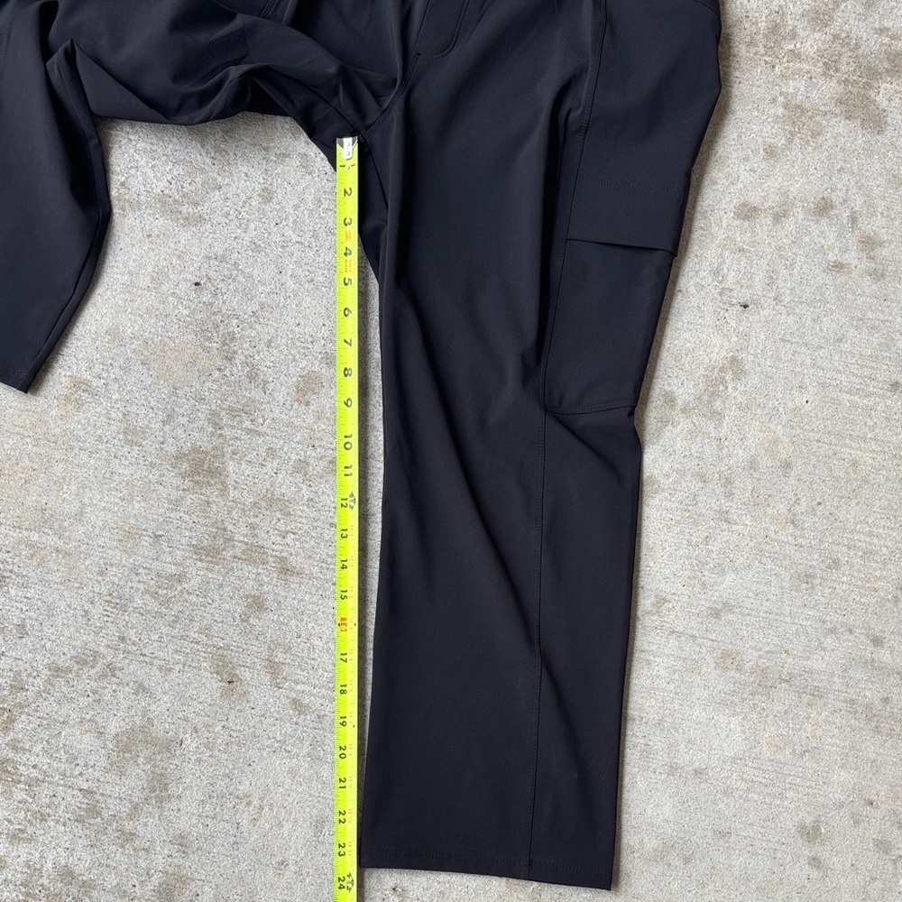 Eddie Bauer Women's Black Incline Utility Joggers - Picture 8 of 12